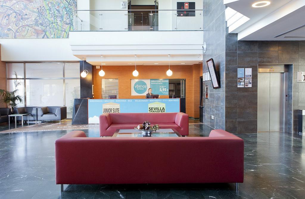 Apartamentos Vertice Sevilla Aljarafe Бормухос Экстерьер фото