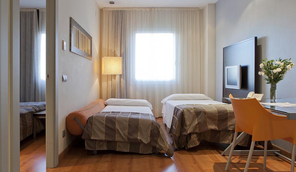 Apartamentos Vertice Sevilla Aljarafe Бормухос Экстерьер фото