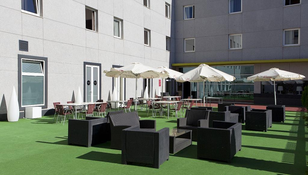 Apartamentos Vertice Sevilla Aljarafe Бормухос Экстерьер фото