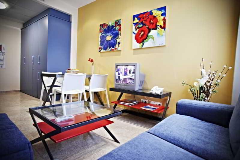 Apartamentos Vertice Sevilla Aljarafe Бормухос Номер фото